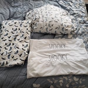 **SOLD SOLD**HALLOWEEN SHEET SET